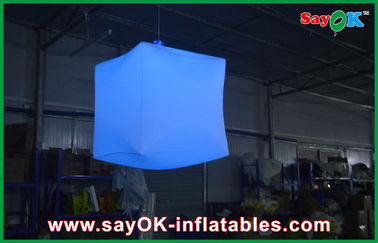 クラブのためにカスタマイズされる正方形の掛かる膨脹可能な LED の軽い流行