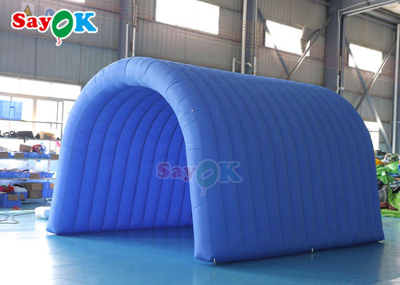 展覧会のための芝生のテント5x5x3mHの青く膨脹可能なトンネルのテントのオックスフォードの膨脹可能な布