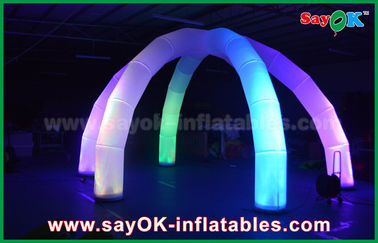 6本の足の多色刷りのナイロン布が付いている結婚式DIA 5m LEDライト アーチ道の膨脹可能なアーチのためのアーチ