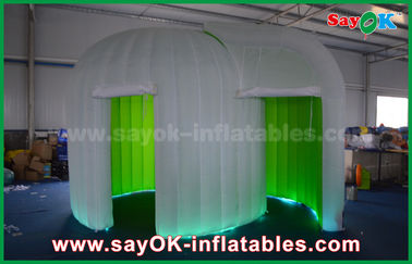 緑の背景の膨脹可能な写真ブースのエンクロージャの二重のデッキの写真ブースのテント