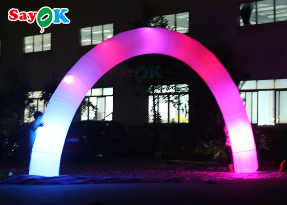 ポリ塩化ビニールのLEDライトで造られる膨脹可能なアーチ道のドアの装飾サンタは屋内棒のヤードの芝生のテラスをつなぎ留める