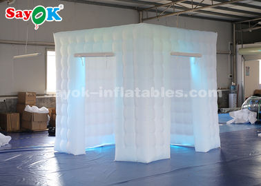 膨脹可能な党テント2のドアの結婚披露宴の使用料のための膨脹可能な写真ブース白い耐久のオックスフォード