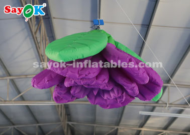 紫色2mのロビーの段階の装飾のためのローズの花を掛ける膨脹可能な照明装飾