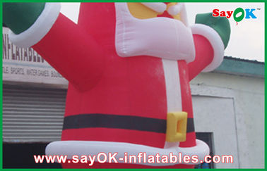 Sayokの巨大なクリスマスの楽しみのための膨脹可能なKriss Kringleの装飾