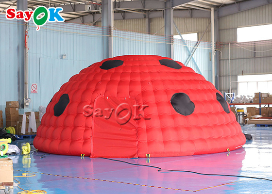 大きく膨脹可能なテント球のてんとう虫の空気屋外のでき事のために赤くそして黒い膨脹可能なてんとう虫のテント