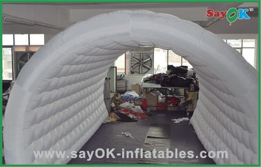 防水白く膨脹可能なでき事の空気テント、カスタマイズされた膨脹可能なトンネルのOutwellの空気テント