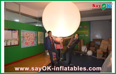 2m DIA の膨脹可能な照明装飾、広告のためのナイロン布が付いている白い LED の立場の球