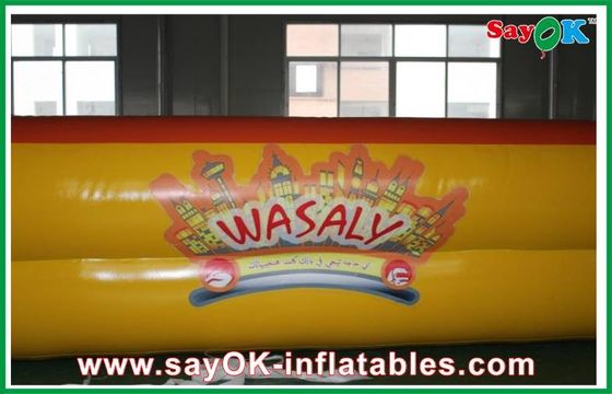 屋外の習慣 12 x 2 x 6m の空気ポンプを搭載する膨脹可能なサッカー競技場/フットボール競技場